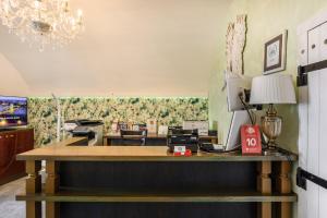 maison bistro and hotel