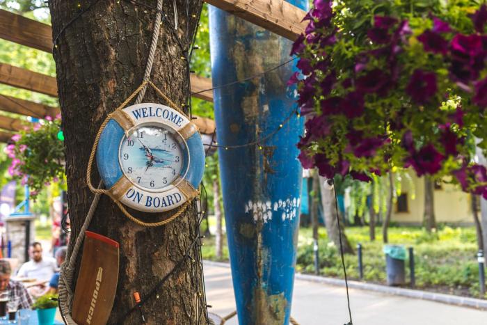 island hostel adults only