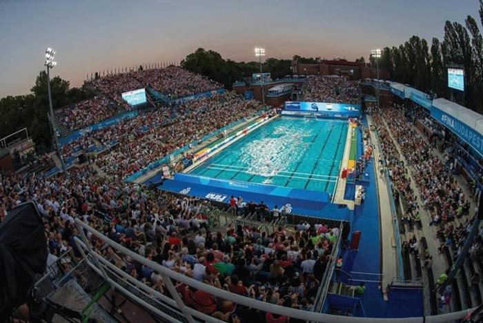 island hostel adults only