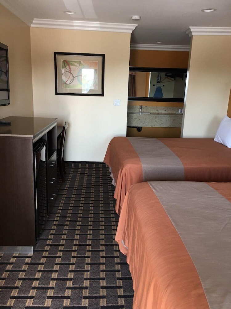 ontario inn and suites