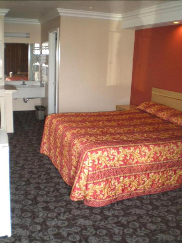 ontario inn and suites