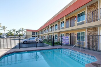 ontario inn and suites
