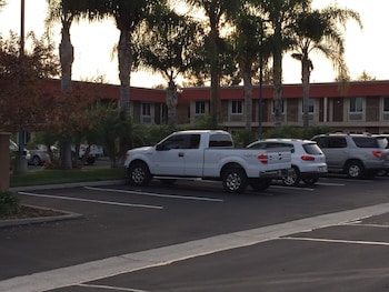 ontario inn and suites