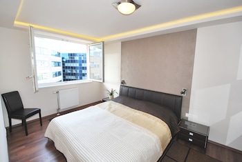 arpad bridge apartments