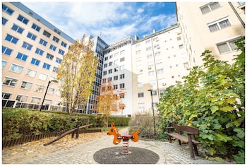 arpad bridge apartments