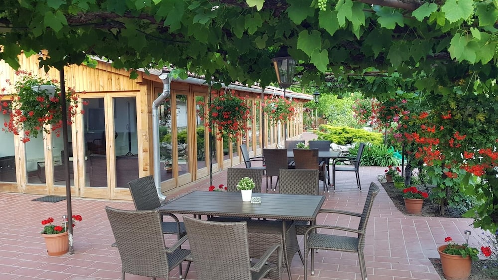 forro fogado and bauer bistro