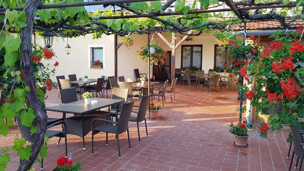 forro fogado and bauer bistro