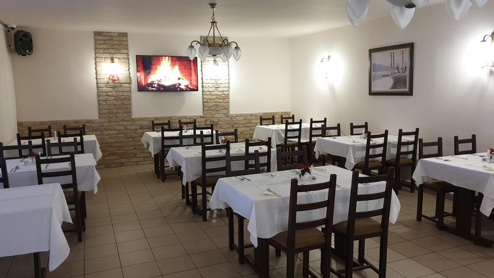 forro fogado and bauer bistro