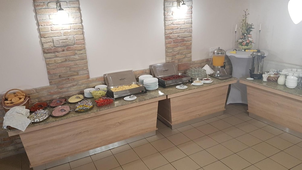 forro fogado and bauer bistro