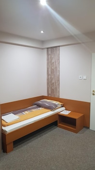 forro fogado and bauer bistro