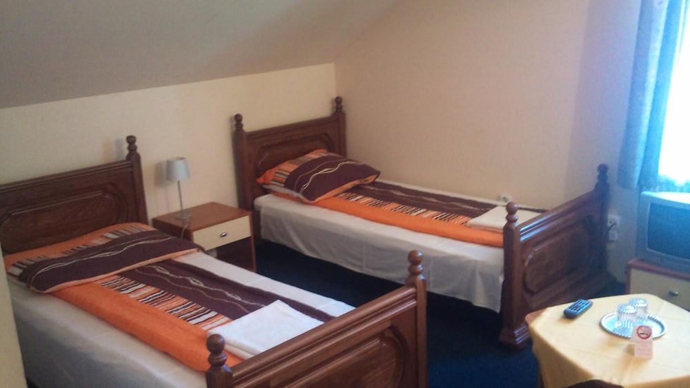 forro fogado and bauer bistro