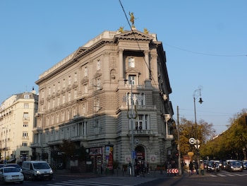 adagio hostel basilica