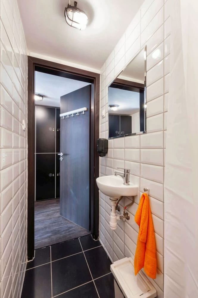 adagio hostel basilica