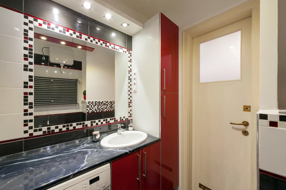 adagio hostel basilica