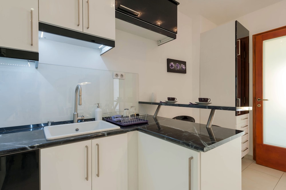 adagio hostel basilica