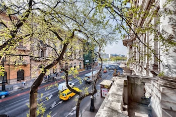 adagio hostel basilica