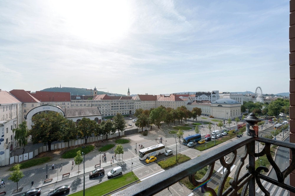 adagio hostel basilica