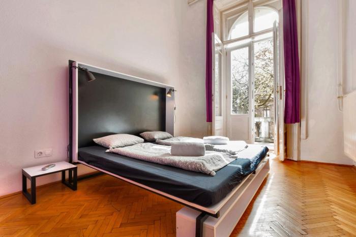 adagio hostel basilica