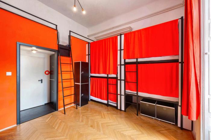 adagio hostel basilica