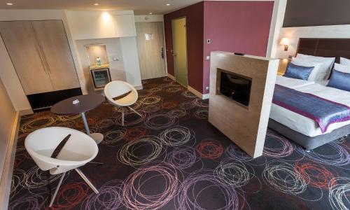 aura hotel adults only