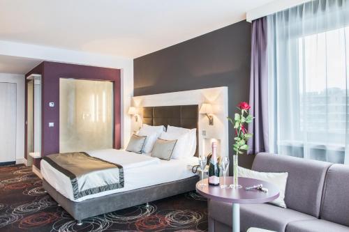 aura hotel adults only