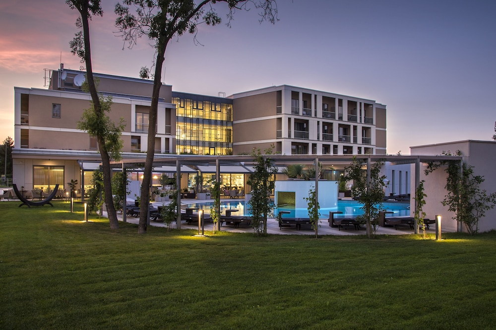 aura hotel adults only