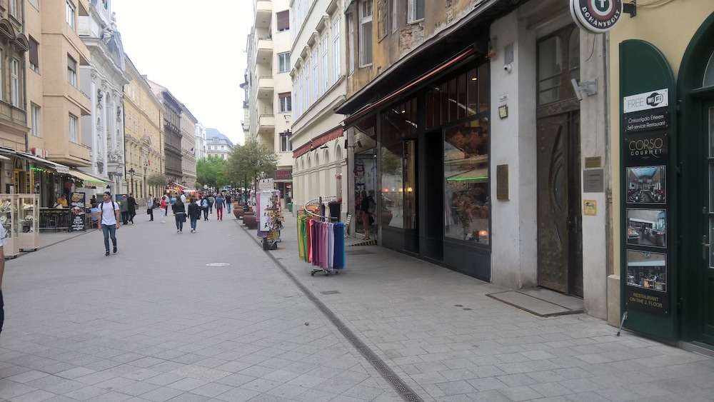 vaci street downtown apartments