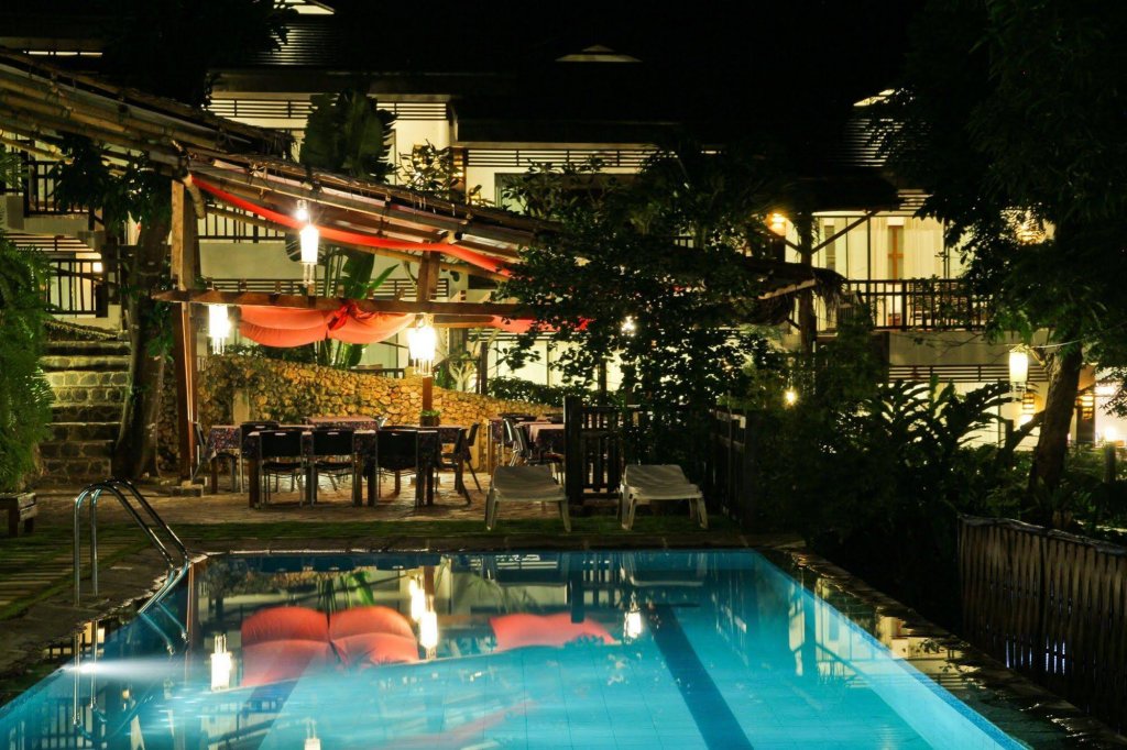 the strand boracay
