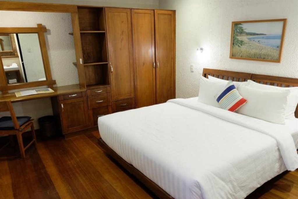 The Strand Boracay,Boracay>>Balabag,3 star