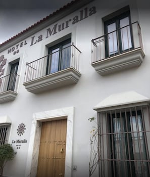 hotel la muralla
