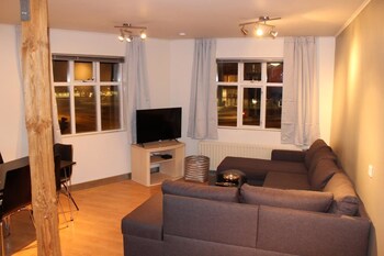 steinaskjol apartments strandgata