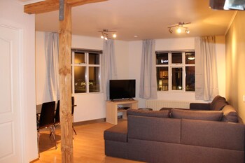 steinaskjol apartments strandgata