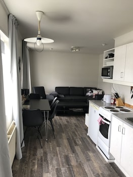 steinaskjol apartments strandgata