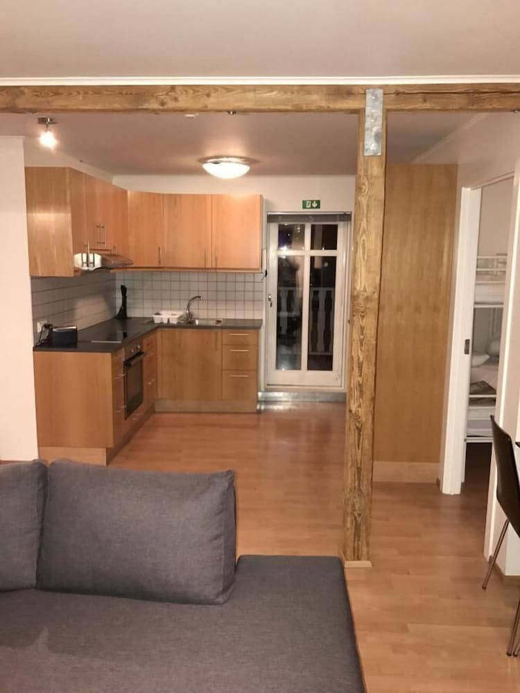 steinaskjol apartments strandgata