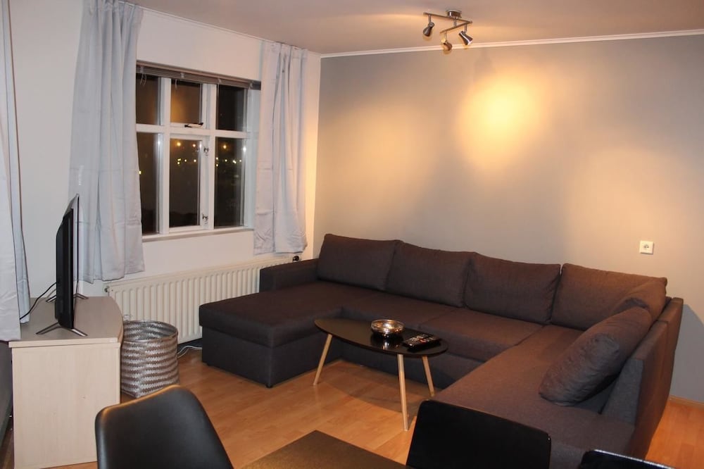 steinaskjol apartments strandgata