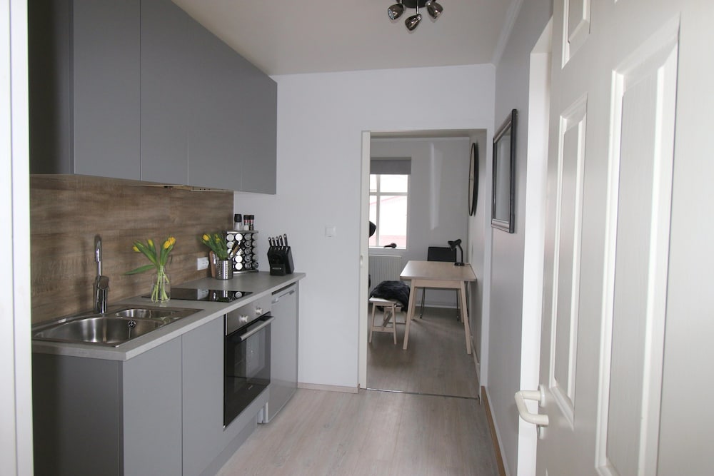 steinaskjol apartments strandgata