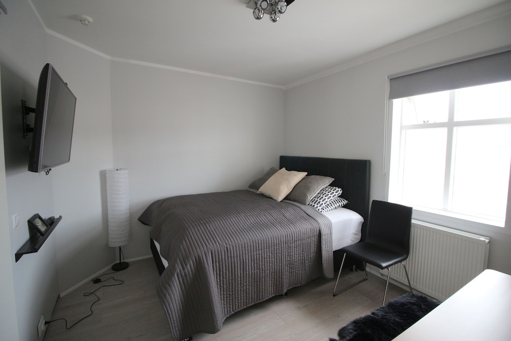 steinaskjol apartments strandgata