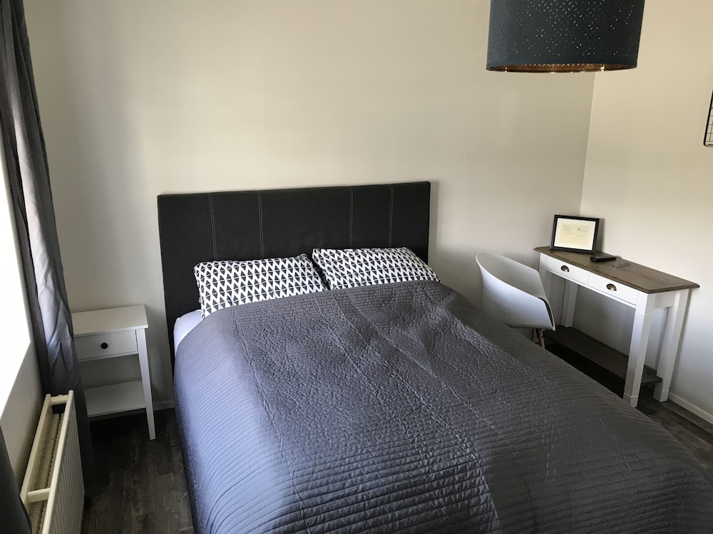 steinaskjol apartments strandgata