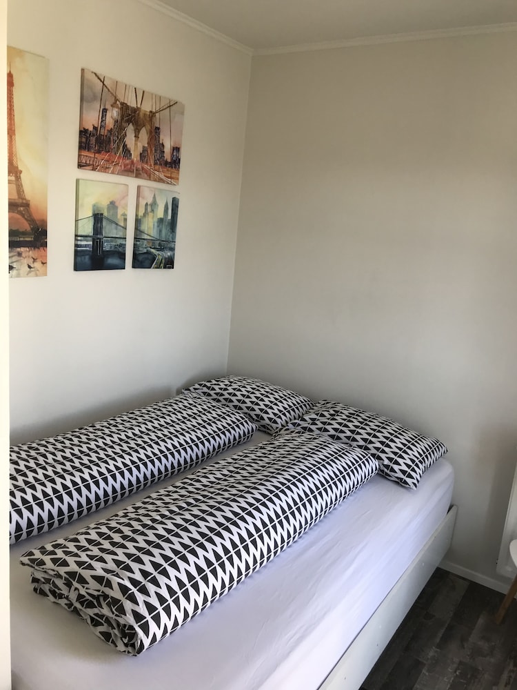 steinaskjol apartments strandgata