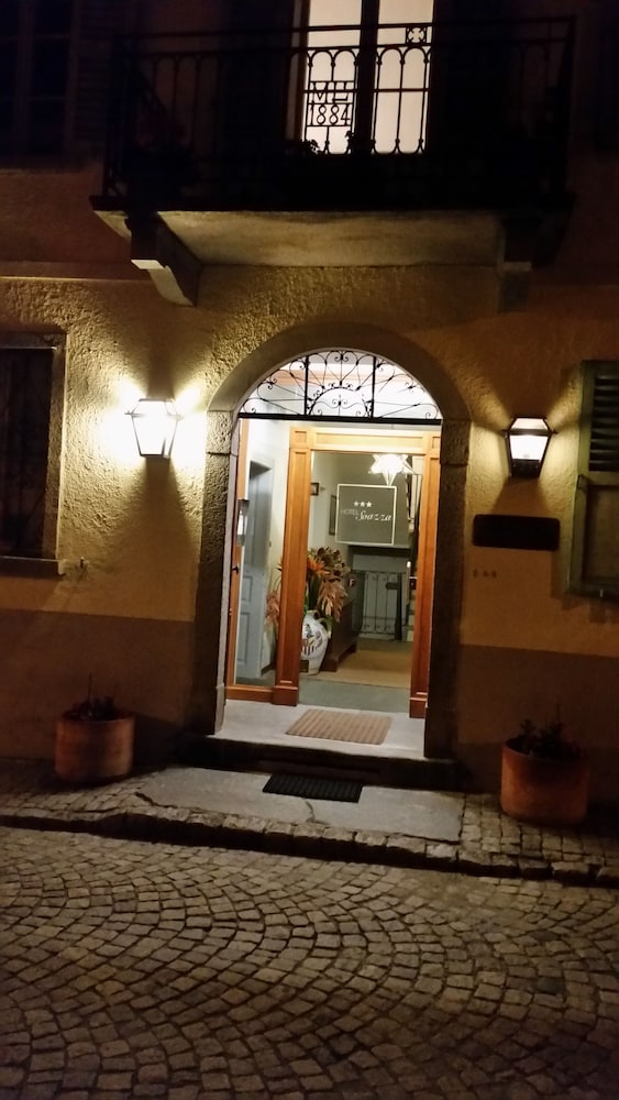 hotel soazza
