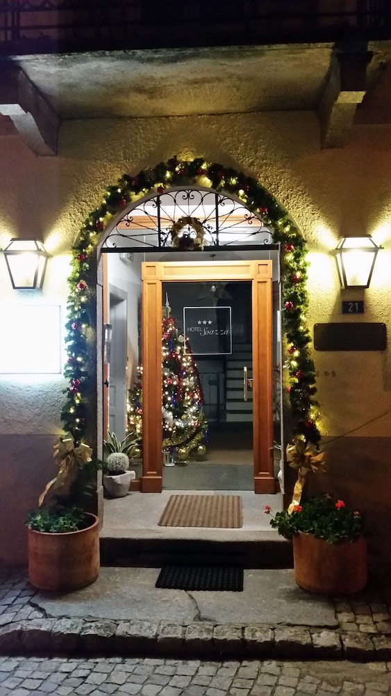 hotel soazza
