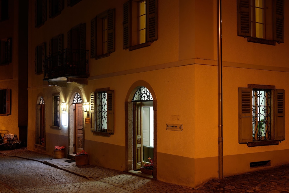 hotel soazza
