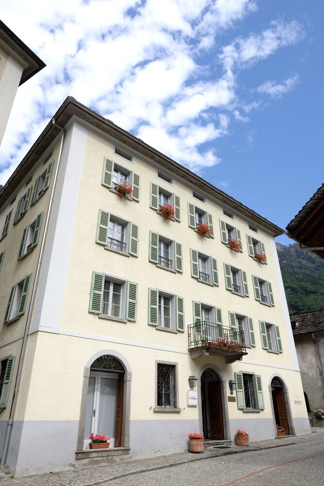 hotel soazza