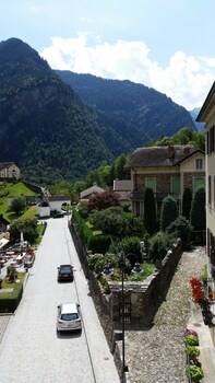 hotel soazza