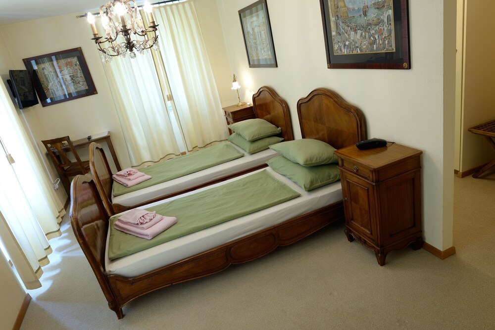 hotel soazza