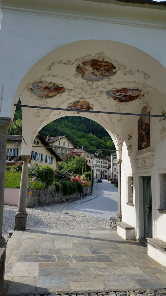 hotel soazza