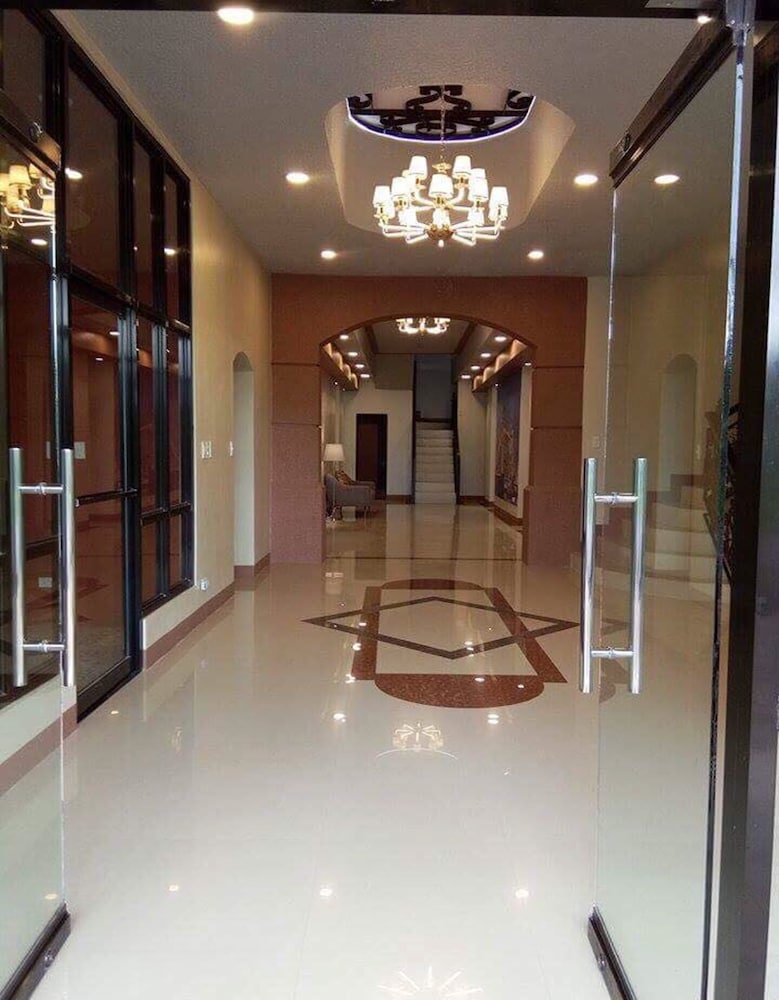 elizabeth hotel