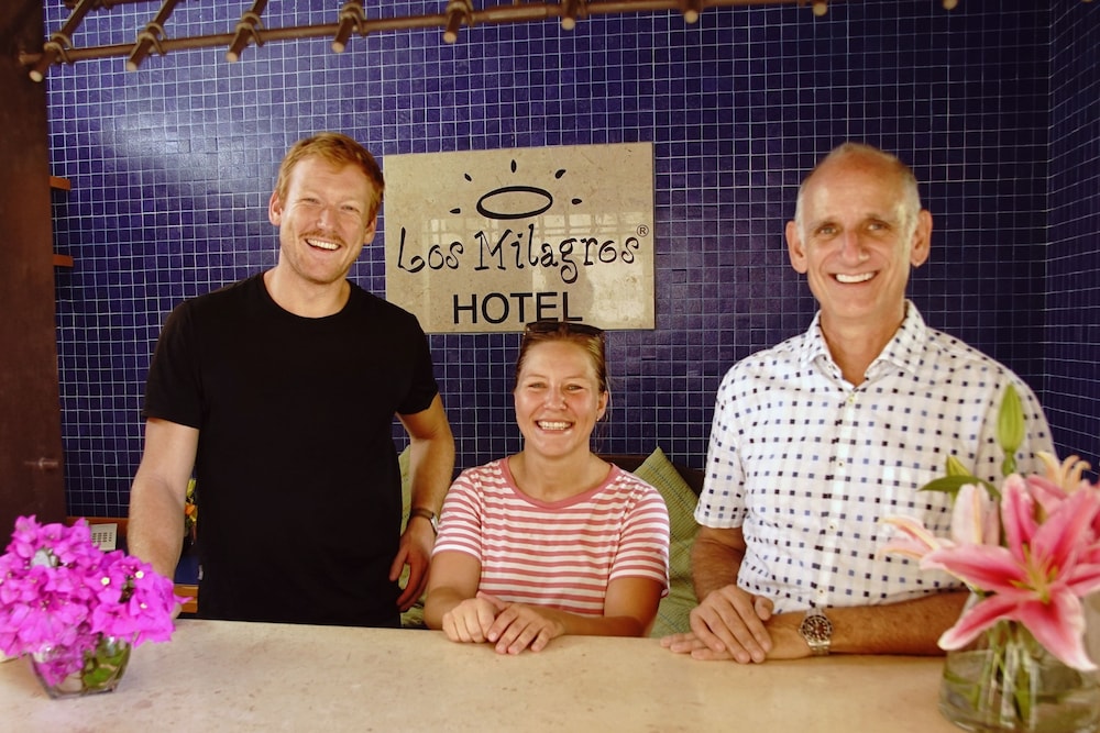 los milagros hotel