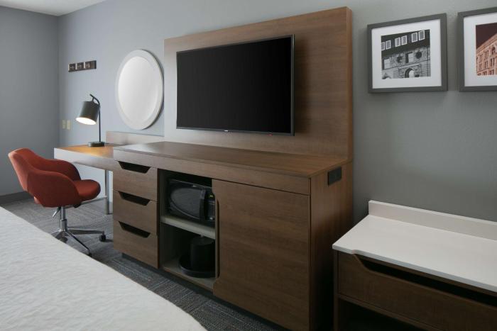 hampton inn dubuque