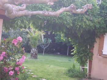 La Villa Des Violettes,Toulouse>>Fonbeauzard,1 star